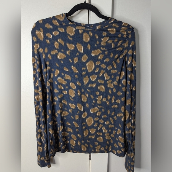 COS gathered shoulder long Sleeve top sz L - Picture 4 of 11